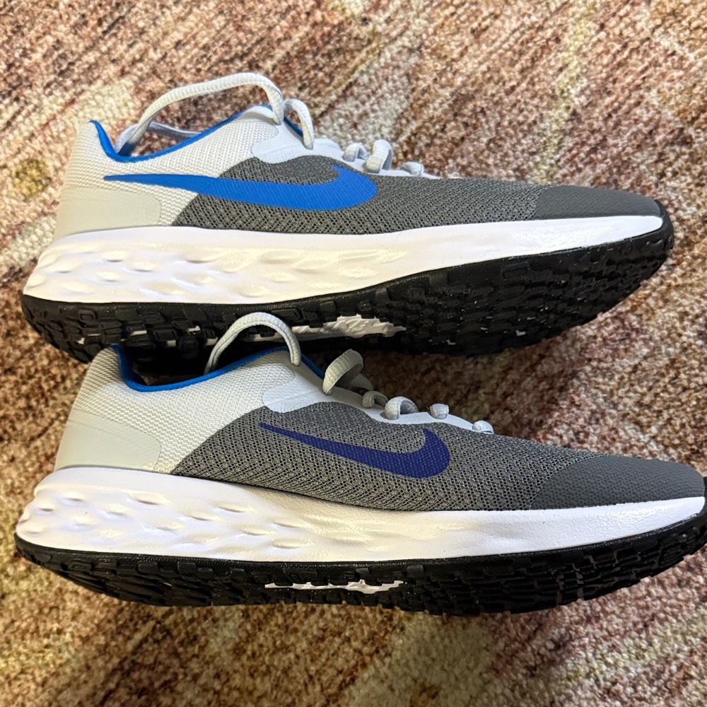 Nike Blue and Gray Running Shoes - Picture 4 of 5
